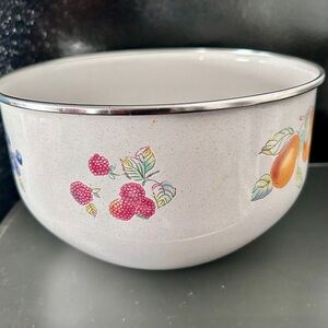 Vintage GMI Enameled Metal Nesting Bowls Set With Floral And Fruit Designs